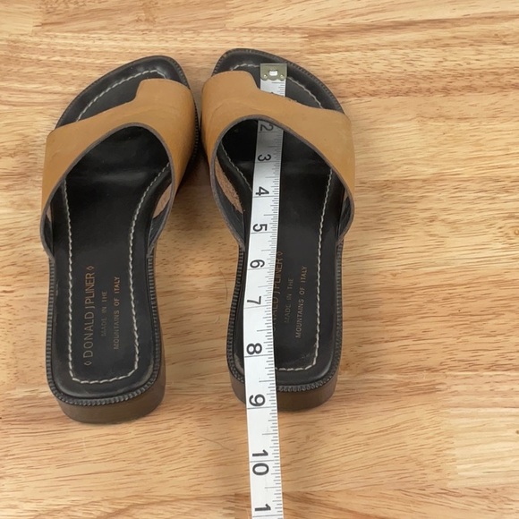 DONALD J PLINER tan leather sandals - Picture 7 of 16